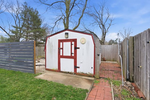 9221 W Douglas Ave, Wichita, KS 67209