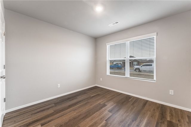 925 W Aiden Drive, Siloam Springs, AR 72761