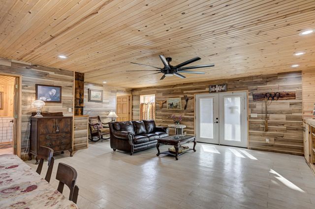 9698 Highway 43, Seneca, MO 64865