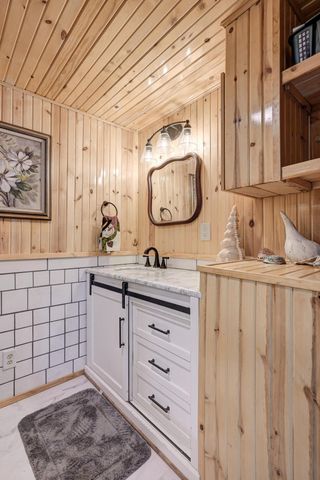 9698 Highway 43, Seneca, MO 64865