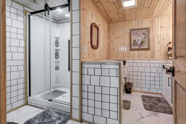 9698 Highway 43, Seneca, MO 64865