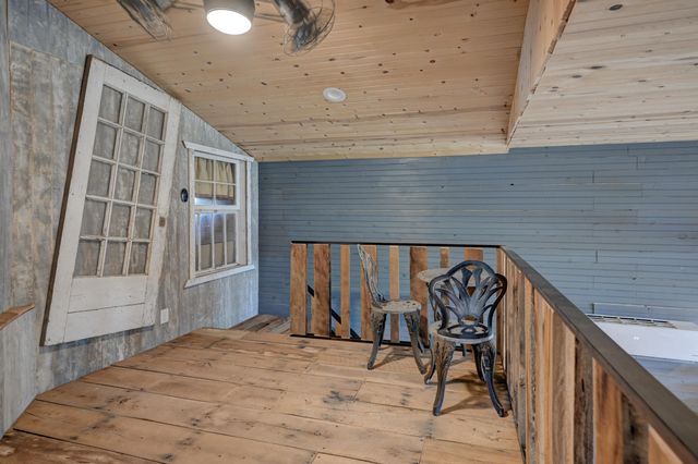 9698 Highway 43, Seneca, MO 64865