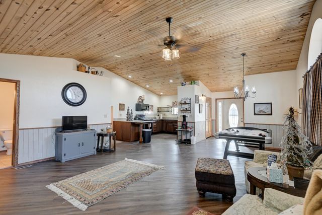 9698 Highway 43, Seneca, MO 64865