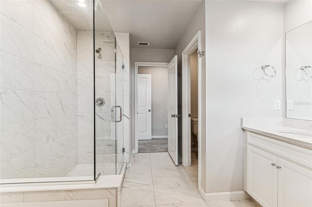 19780 BLUE POND DRIVE, Lutz, FL 33558