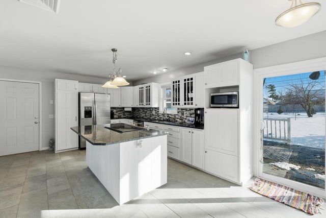 1443 Buena Vista DRIVE, Sun Prairie, WI 53590