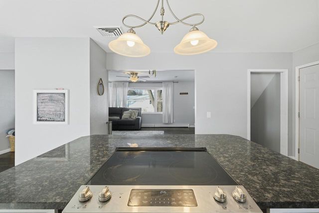 1443 Buena Vista DRIVE, Sun Prairie, WI 53590