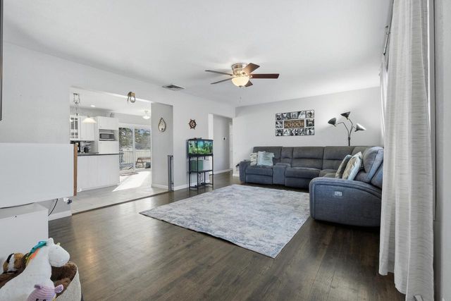 1443 Buena Vista DRIVE, Sun Prairie, WI 53590