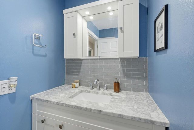 1443 Buena Vista DRIVE, Sun Prairie, WI 53590