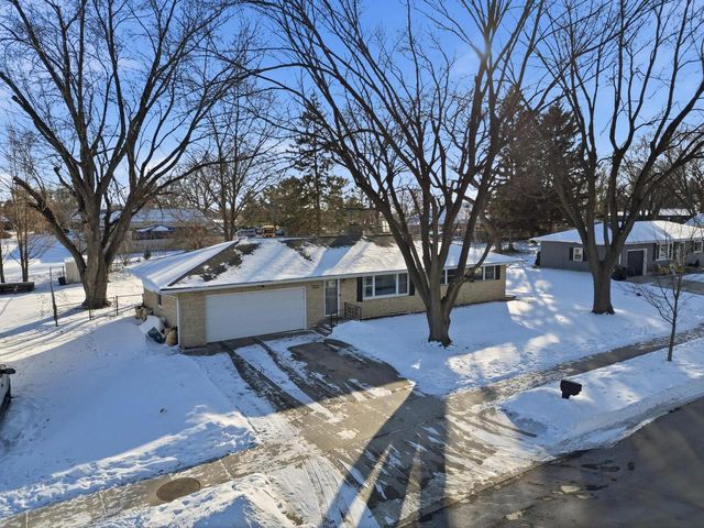 1443 Buena Vista DRIVE, Sun Prairie, WI 53590