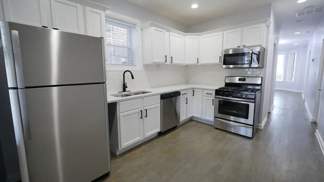 3541 N Damen Avenue, Chicago, IL 60618