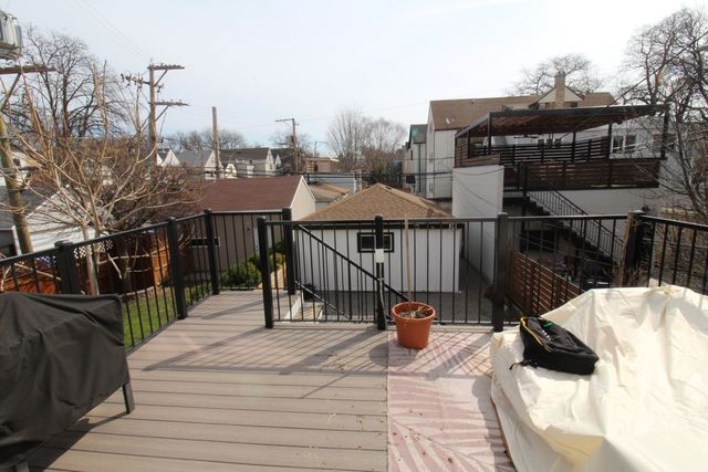 3541 N Damen Avenue, Chicago, IL 60618