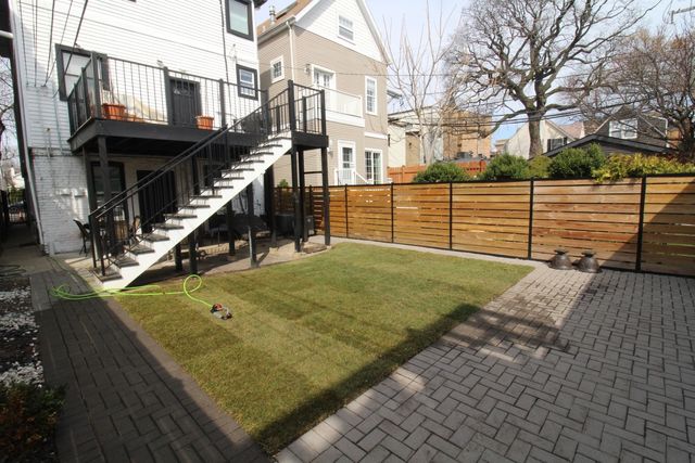 3541 N Damen Avenue, Chicago, IL 60618