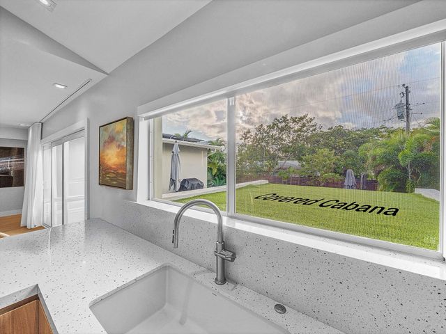 715 N Victoria Park Road, Fort Lauderdale, FL 33304