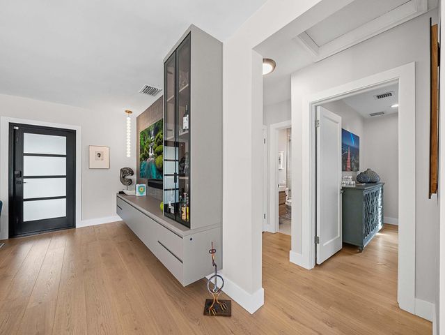 715 N Victoria Park Road, Fort Lauderdale, FL 33304