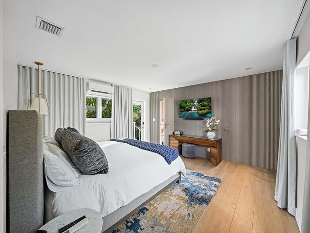 715 N Victoria Park Road, Fort Lauderdale, FL 33304