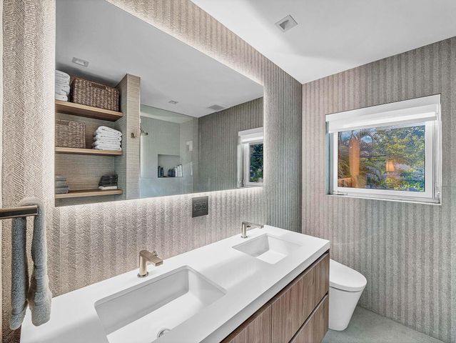 715 N Victoria Park Road, Fort Lauderdale, FL 33304