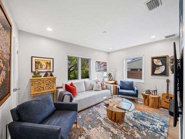 715 N Victoria Park Road, Fort Lauderdale, FL 33304