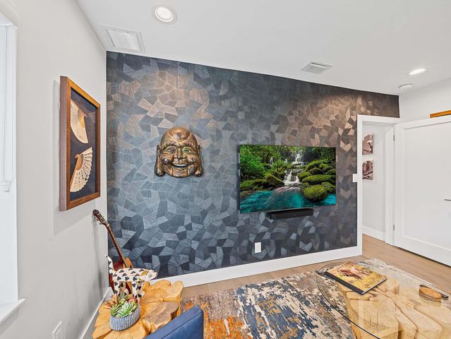 715 N Victoria Park Road, Fort Lauderdale, FL 33304