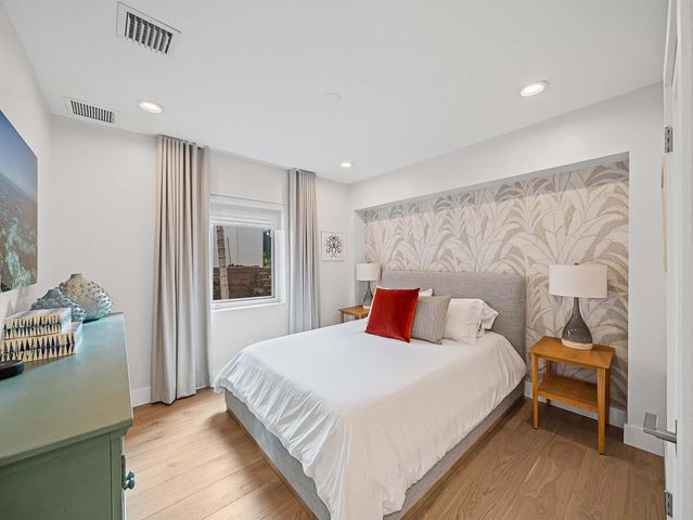 715 N Victoria Park Road, Fort Lauderdale, FL 33304