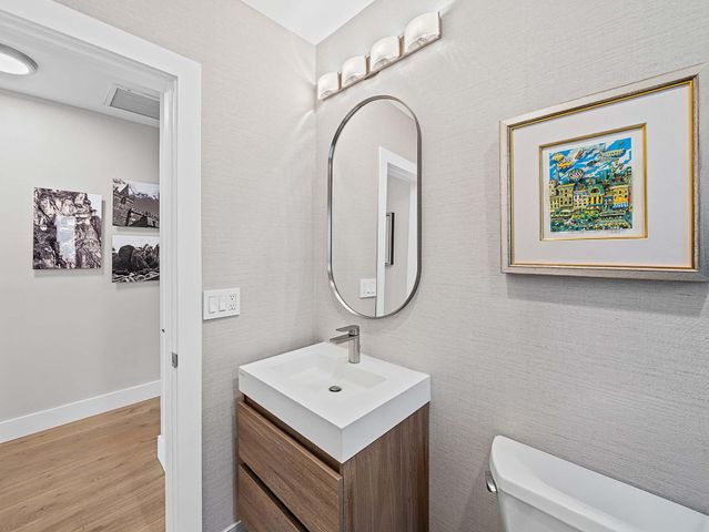 715 N Victoria Park Road, Fort Lauderdale, FL 33304