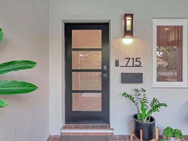 715 N Victoria Park Road, Fort Lauderdale, FL 33304