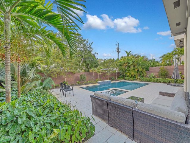 715 N Victoria Park Road, Fort Lauderdale, FL 33304