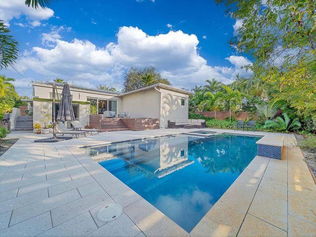 715 N Victoria Park Road, Fort Lauderdale, FL 33304