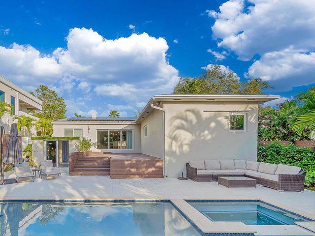 715 N Victoria Park Road, Fort Lauderdale, FL 33304