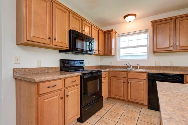 2071 E Foxridge Trail, Republic, MO 65738