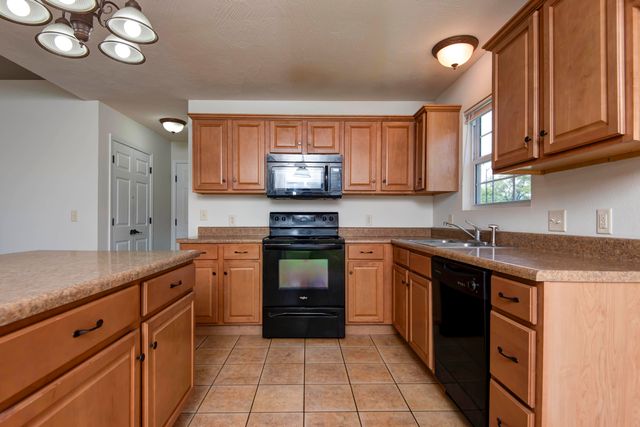 2071 E Foxridge Trail, Republic, MO 65738