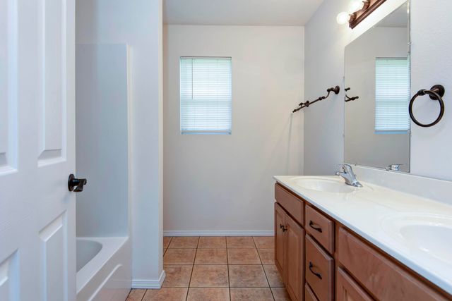 2071 E Foxridge Trail, Republic, MO 65738