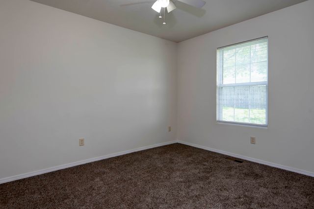 2071 E Foxridge Trail, Republic, MO 65738
