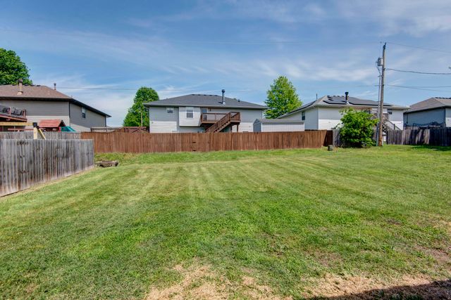 2071 E Foxridge Trail, Republic, MO 65738