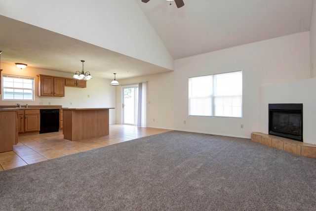 2071 E Foxridge Trail, Republic, MO 65738