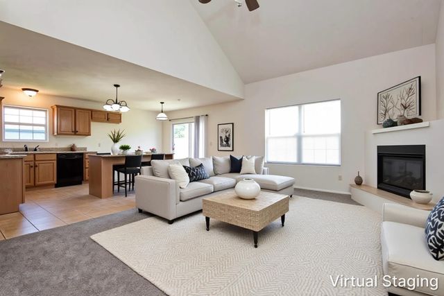 2071 E Foxridge Trail, Republic, MO 65738