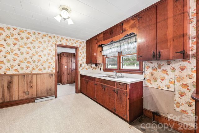 100 Dallas Street, Huntersville, NC 28078