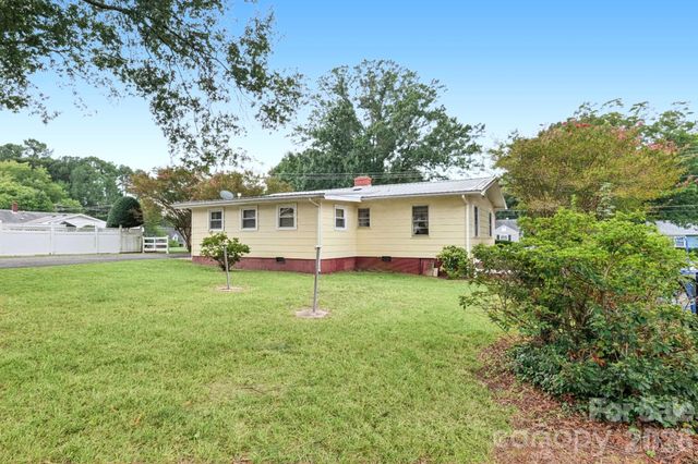 100 Dallas Street, Huntersville, NC 28078
