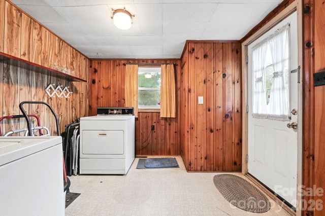 100 Dallas Street, Huntersville, NC 28078