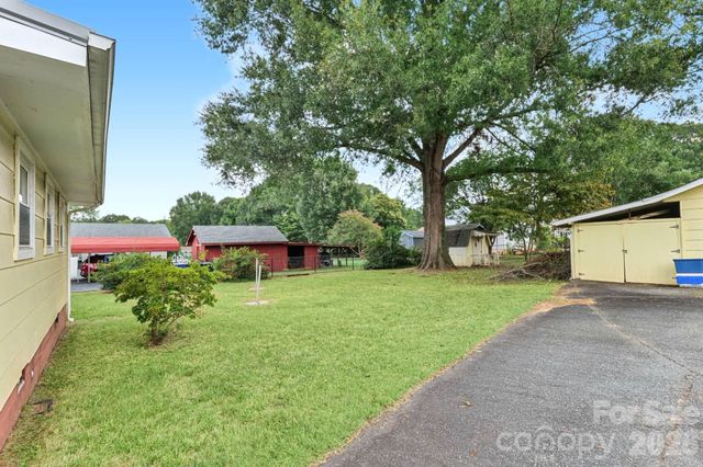 100 Dallas Street, Huntersville, NC 28078