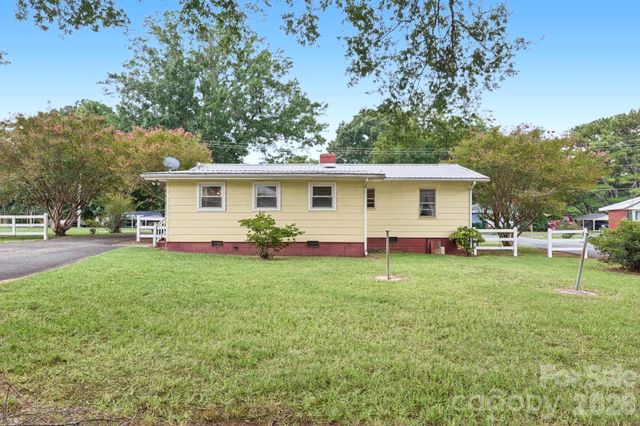 100 Dallas Street, Huntersville, NC 28078