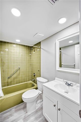 1740 Pine Valley DR 214, Fort Myers, FL 33907