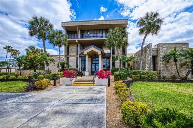 1740 Pine Valley DR 214, Fort Myers, FL 33907