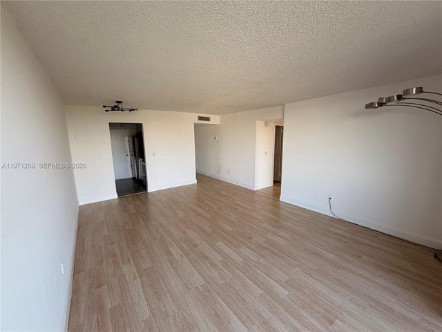 2350 NE 135th St 503, North Miami, FL 33181