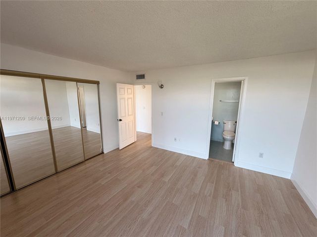 2350 NE 135th St 503, North Miami, FL 33181