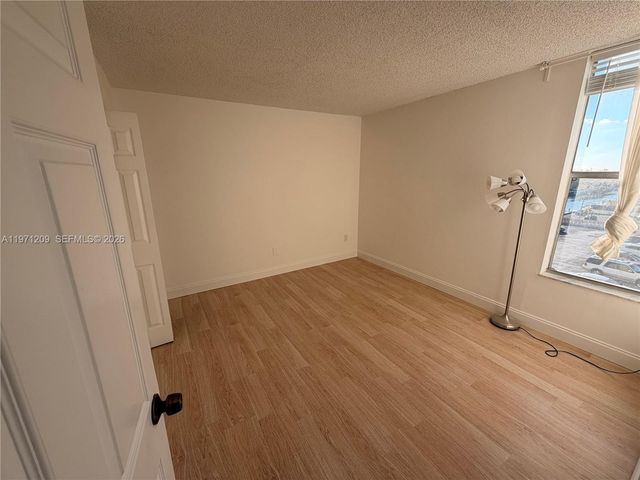 2350 NE 135th St 503, North Miami, FL 33181