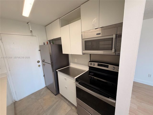 2350 NE 135th St 503, North Miami, FL 33181