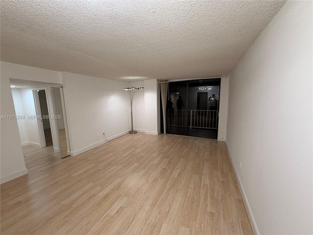 2350 NE 135th St 503, North Miami, FL 33181