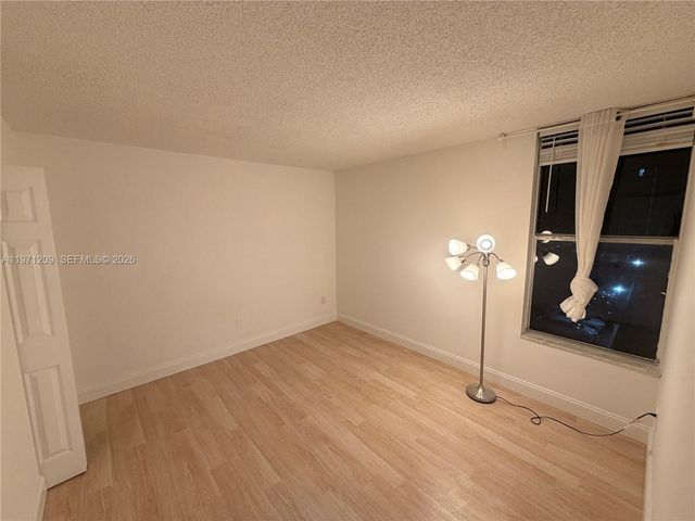 2350 NE 135th St 503, North Miami, FL 33181