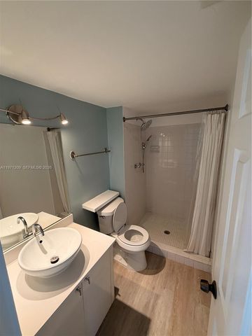 2350 NE 135th St 503, North Miami, FL 33181