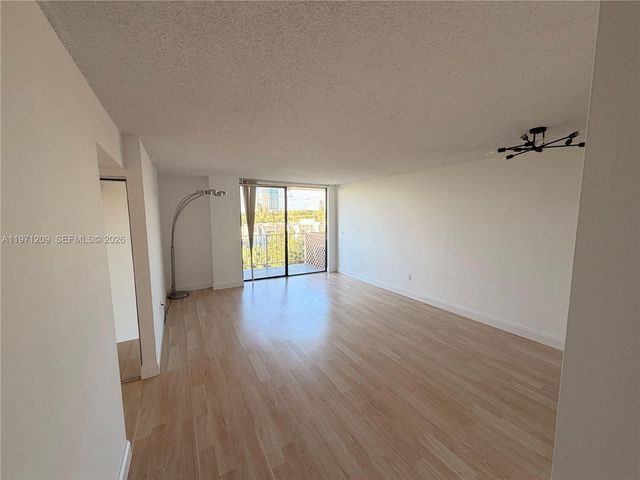 2350 NE 135th St 503, North Miami, FL 33181